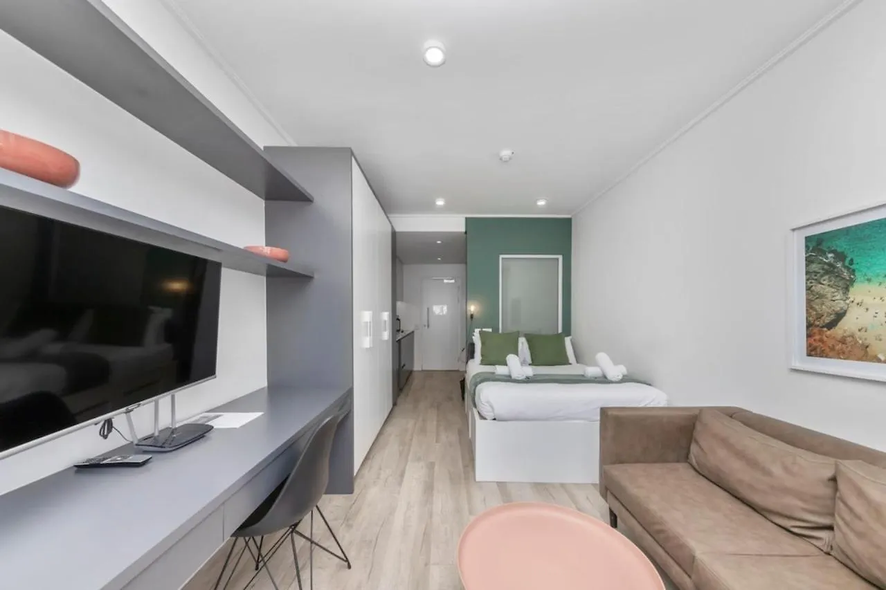 Stunning Studio Apartment With Balcony Woodstock! Κέιπ Τάουν