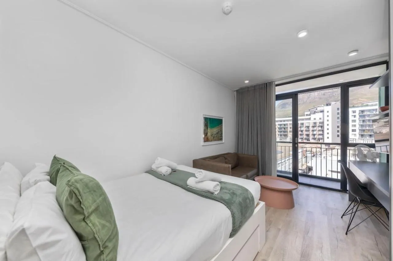 Stunning Studio Apartment With Balcony Woodstock! Cape Town
